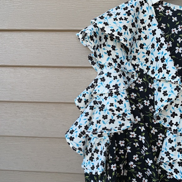 Pretty Little Thing Dress - Picture 4 of 7